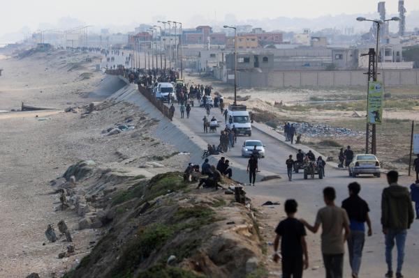 إسرائيل تواصل غاراتها على غزة بالتوازي مع جهود التهدئة
