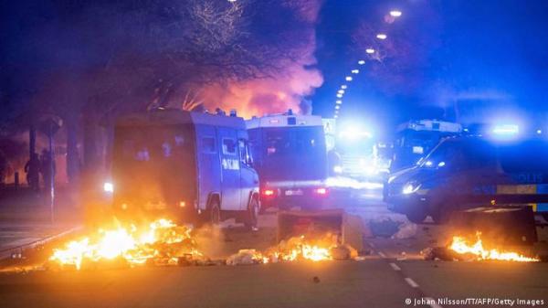السويد: شغب وسط احتجاجات ضد "عزم متطرفين حرق نسخ من القرآن"