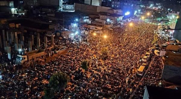 مصلون يرعبون مليشيا الحوثي في ذمار