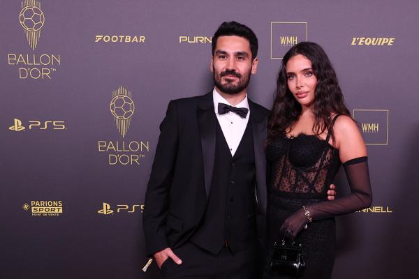 زوجة غوندوغان تثير غضب لاعبي برشلونة