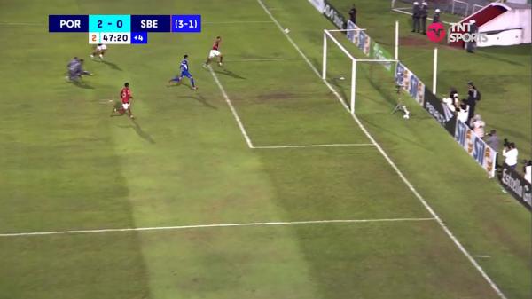 لاعب برازيلي.. يراوغ مثل ميسي ويسدّد مثل لوكاكو (فيديو)