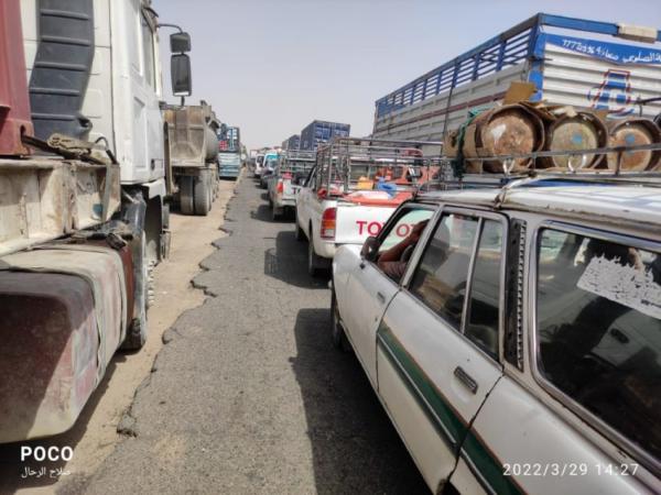 مجاميع مسلحة تقطع الخط الرابط بين تعز ولحج