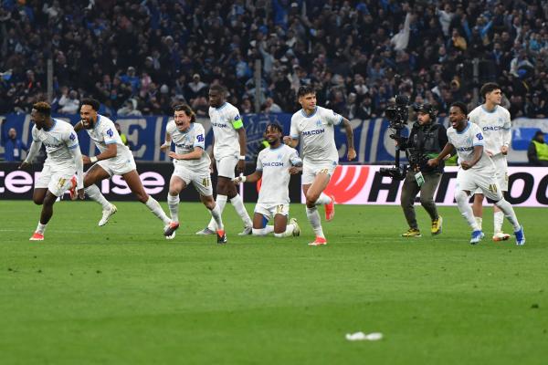 مرسيليا يقصي بنفيكا بركلات الترجيح ويتأهل لنصف نهائي الدوري الأوروبي