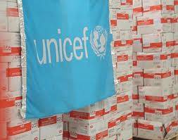 مليشيا الحوثي تحتجز 20 ناقلة مساعدات أممية لمستشفيات إب ومصدر حكومي يدين هذه الجريمة