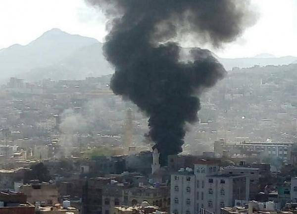 دعا الشرعية والتحالف لحماية المواطنين.. محافظ تعز السابق يستنكر انتهاكات مليشيات "الحشد" ضد أبناء المدينة القديمة..!