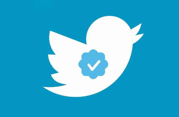 لعدم دفع الرسوم.. إيلون ماسك يلغي علامة التوثيق من حسابات نجوم الكرة على تويتر