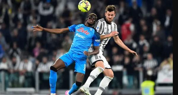 نابولي يخطف فوزاً قاتلاً من أرض يوفنتوس ويعزز صدارته للدوري الإيطالي