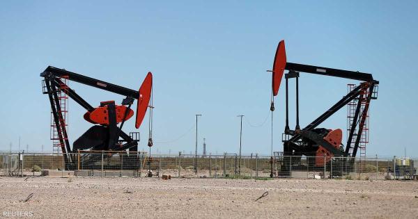 النفط ينخفض مع تراجع المخاوف المتعلقة بالصراع بالشرق الأوسط