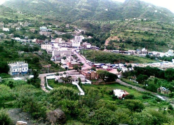 مختل يعدم أربعة من أقاربه في حزم العدين باب