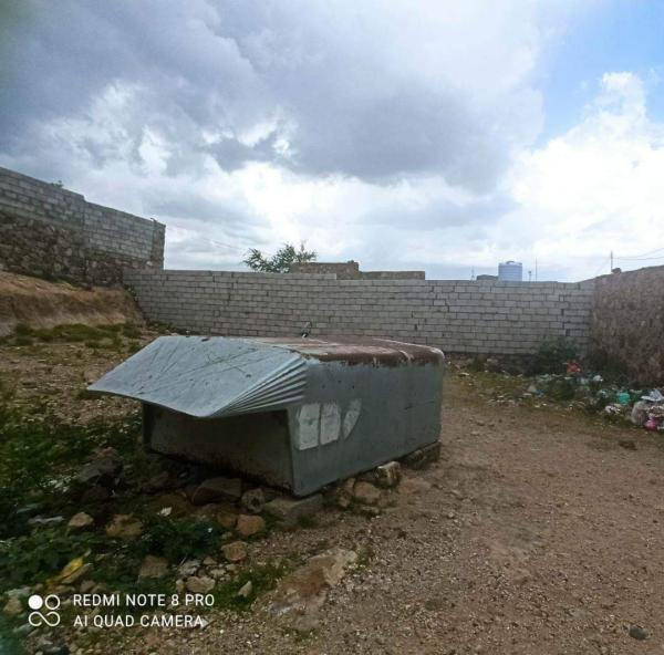 نجل الإخواني سالم الدست ينهب أرضية مواطن بتعز