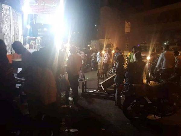 أفراد من محور تعز يطلقون النار داخل كفتيريا وسط تعز ويعتدون على العاملين