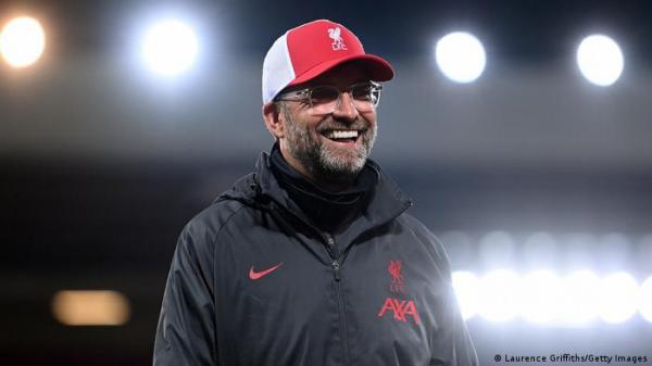 كلوب يمدد عقده مع ليفربول ويضع عينه على الرباعية هذا الموسم