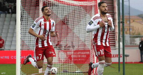 أجاكسيو يفتح إجراء تأديبياً ضد الجزائري بلايلي