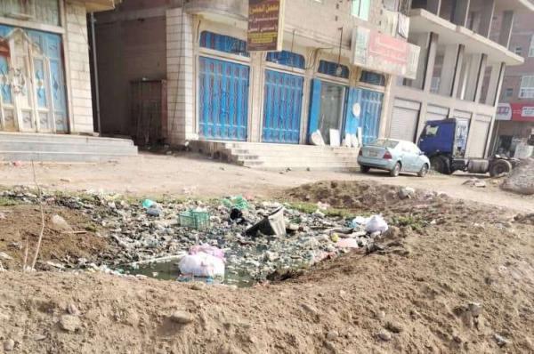 أبين.. قتلى وجرحى بكمين استهدف موكبا لقيادات عسكرية وقبلية 