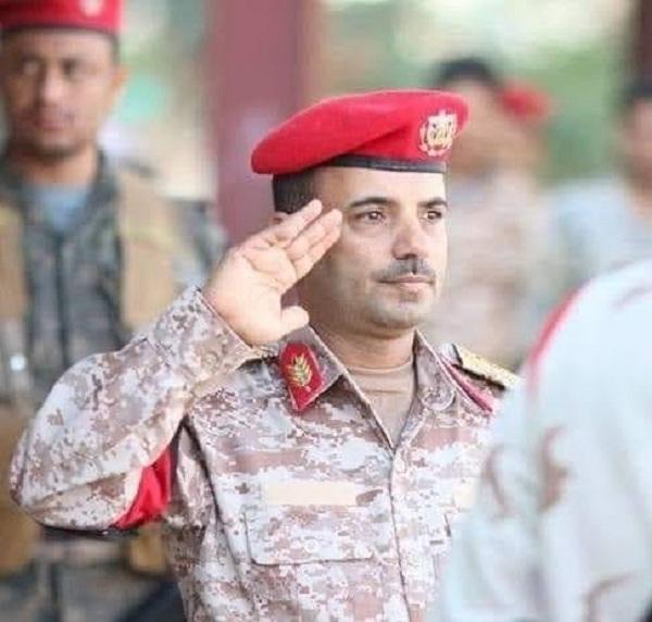 مسيرات منددة بقيام قائد الشرطة العسكرية السابق بحفر بئر قرب مشروع مياه النشمة في تعز 