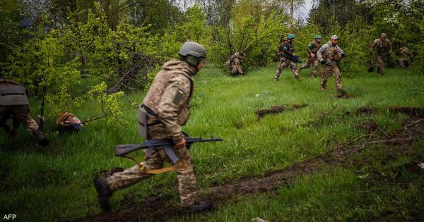 قوات أوكرانيا تطرد الروس من بعض مواقع باخموت.. والوضع "صعب"