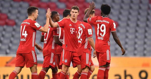 بايرن ميونخ يحتفل بلقب الدوري الألماني من شرفة بلدية المدينة