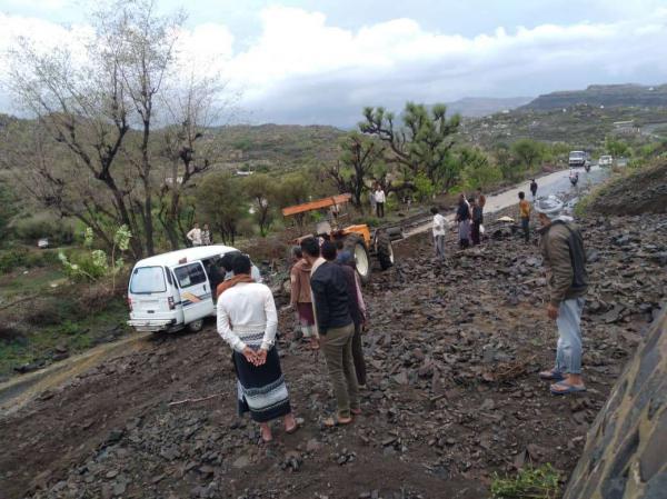 أهالي السمسرة يرفضون تحويل منطقتهم إلى مقلب قمامة لمدينة التربة بتعز