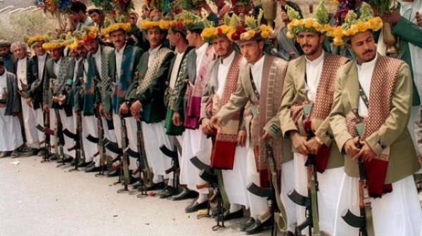 الحوثيون يهاجمون عرساً جماعياً في عمران ويختطفون جميع العرسان (السبب)