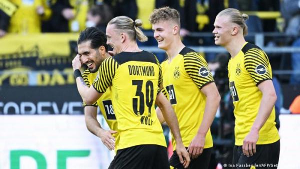 البوندسليغا.. دورتموند يكتسح فولفسبورغ بستة أهداف مقابل هدف يتيم