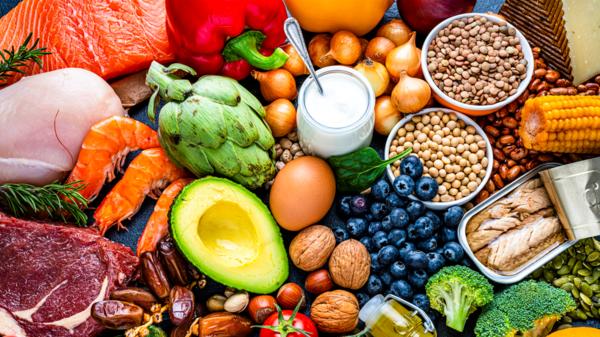 الدهون أم السكر أيهما أكثر ضرراً.. دراسة تحسم الجدل