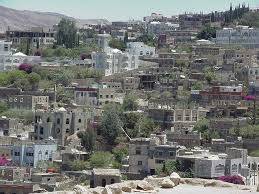 تعز.. مسئول الهلال الأحمر القطري يقتحم مكتب مدير مستشفى الثورة..!