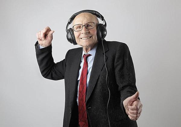 الموسيقى تُساعد مرضى «ألزهايمر» على التذكُّر