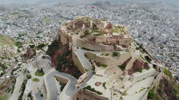 تحذيرات من الحفر في محيط قلعة القاهرة التاريخية بتعز