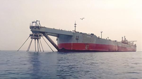 شركتا بترول تتبرعان لإنقاذ صافر في ظل مخاوف من تسرب نفطي إلى البحر 