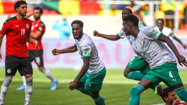 هل تعاد مباراة مصر والسنغال بعد قرارات فيفا؟