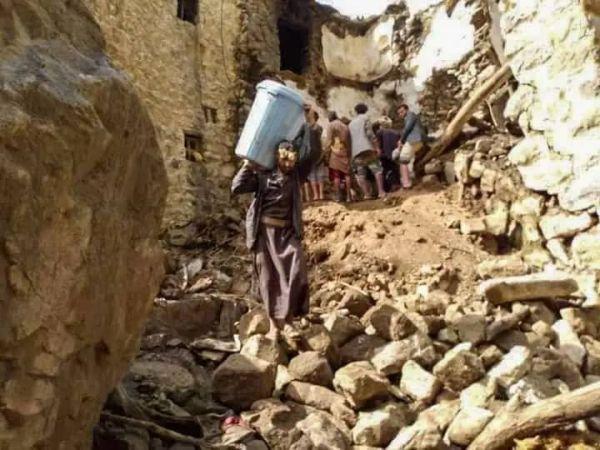   انهار منزل بشكل كامل على رؤوس ساكنيه بعتمة ووفاة امرأتين