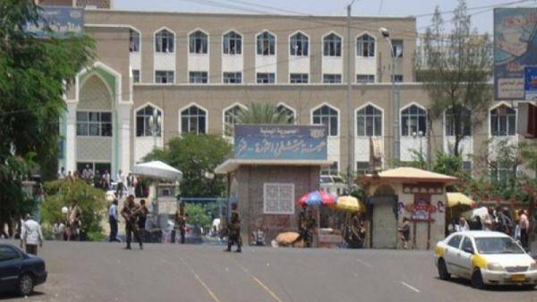 مليشيات "الحشد الشعبي" التابعة لحزب الإصلاح تسيطر على بوابة مستشفى الثورة بتعز