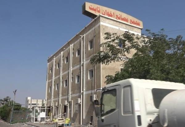 "المشتركة" تخمد مصادر نيران حوثية استهدفت مجمع أخوان ثابت بمدينة الحديدة