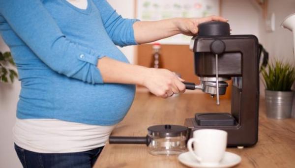 أضرار الكافيين على الحامل.. ومدى خطورة شرب النسكافيه
