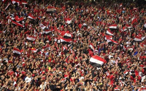 قرار بزيادة أعداد الجماهير بملاعب كرة القدم المصرية