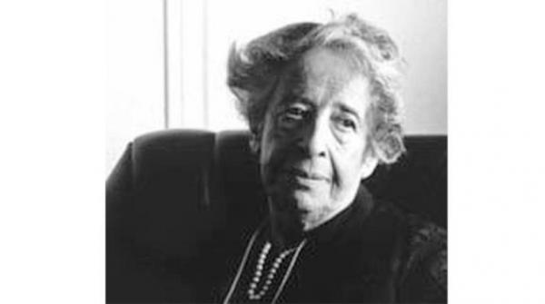 هل طردت الذكورة المرأة من جنة الفلسفة؟