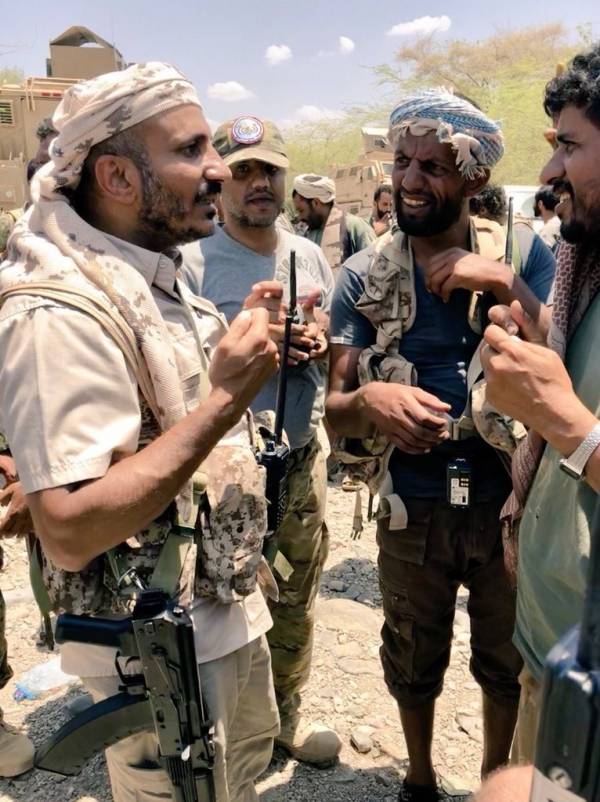 المئات من أبناء موزع ينضمون لقوات المقاومة الوطنية بقيادة العميد طارق صالح