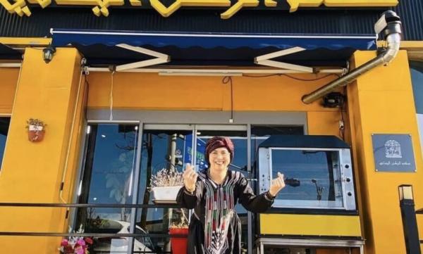 أول سائقة لدرجة نارية في اليمن والجزيرة ..  قصة يمنية تنقلت بين فيتنام واليمن وكوريا