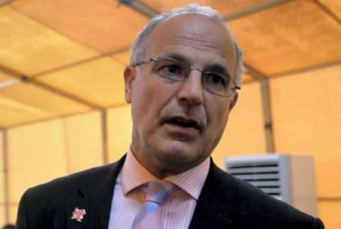 بهذه الكلمات هاجم السفير البريطاني اليمنيين وناشطون يردون.. ماذا قالوا؟ (تفاصيل)