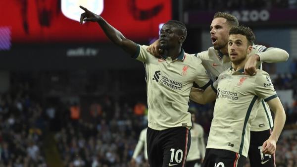 ليفربول يشدد الخناق على مانشستر سيتي