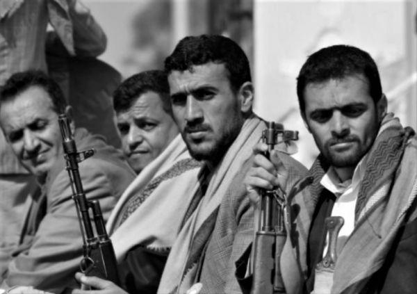 مليشيا الحوثي تستحدث مرابض مدفعية بمحاذاة منفذ حيس- الجراحي