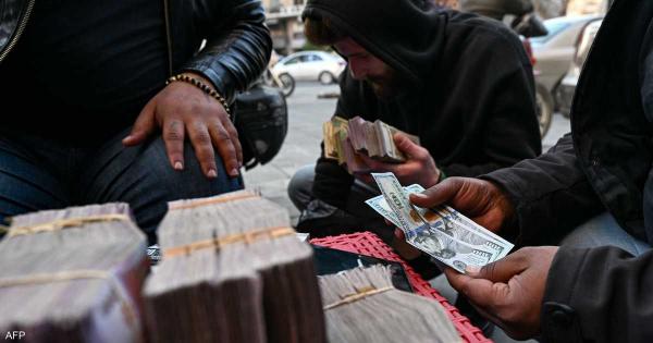 الليرة تخطف الأضواء بعد إعلان ترامب رفع العقوبات عن سوريا