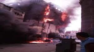 حريق يلتهم عمارة سكنية بعدن 