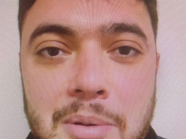حرره مسلحون من سيارة سجن في فرنسا... من هو محمد عمرا؟