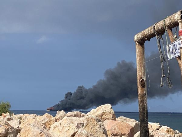  الكشف عن أسباب احتراق قارب الصيد (العبري) بالقرب من ساحل مدينة المكلا .. ولاخسائر بشرية
