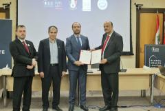 جامعة عدن توقع إتفاقية تعاون مع الجامعة الأمريكية ببيروت