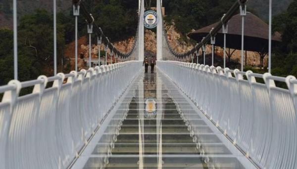 لعشاق المغامرات.. أين يوجد أطول جسر مشاة زجاجي في العالم؟