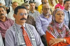 *كلية الآداب جامعة عدن تقيم وقفة تضامنية مع الشعب الفلسطيني