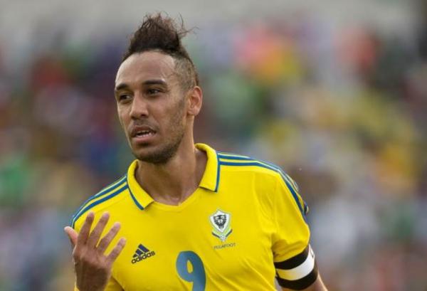 أوباميانج يريد العودة لمنتخب الجابون بعد عام من اعتزاله