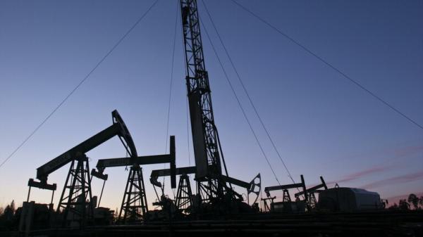 أسعار النفط تصعد إلى مستوى هو الأعلى في نحو 7 أسابيع
